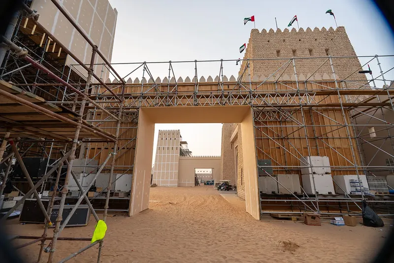 event-site-hoarding-scaffold-wall-temporary-entrance.webP