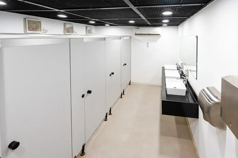 evo-toilet-cabin-male-female