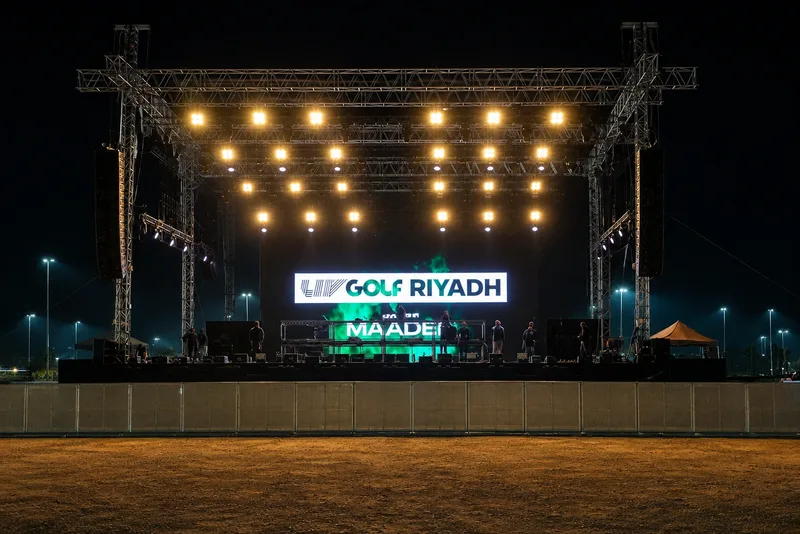 golf-riyadh-event-stage-mojo-crowd-barriers.webP