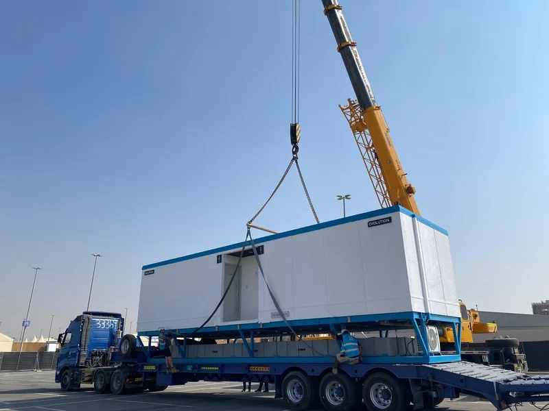 temporary-cabin-crane-lifting-site-installation